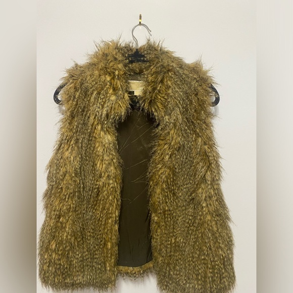 Michael Kors Faux Fur Vest - Picture 1 of 5